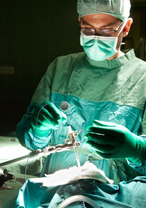 Dr. Tschan, Neurochirurgie